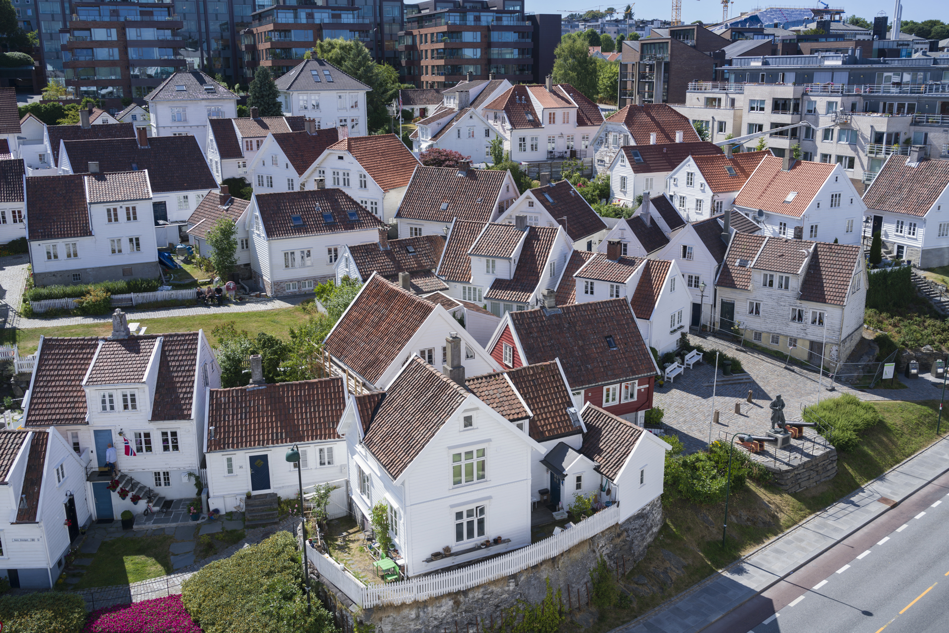 Bydel i Stavanger med hvite hus.